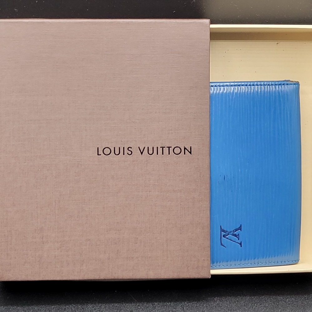 Louis Vuitton Ladies Epi wallet